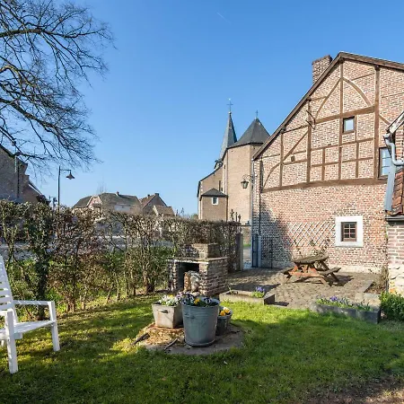 Vakantiehuis A Pleasant Village *